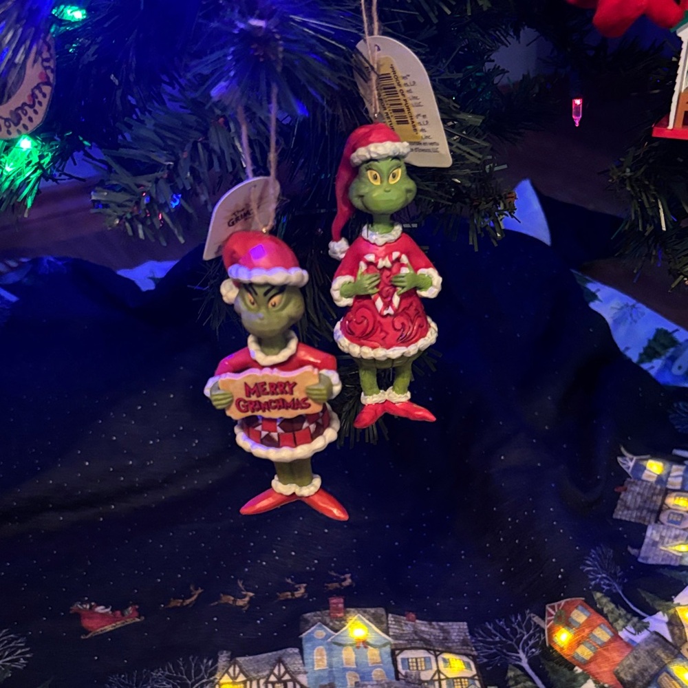 Jim Shore Merry Grinchmas and Grinch holding Candy Cane hearts Grinch Ornaments